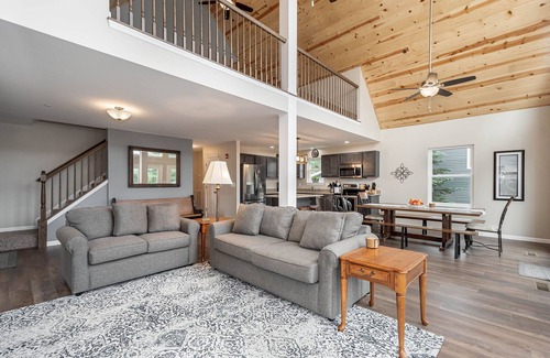 Mountainside House | Glencoe | Lakefront + Private Dock, 1 mi to Shops
