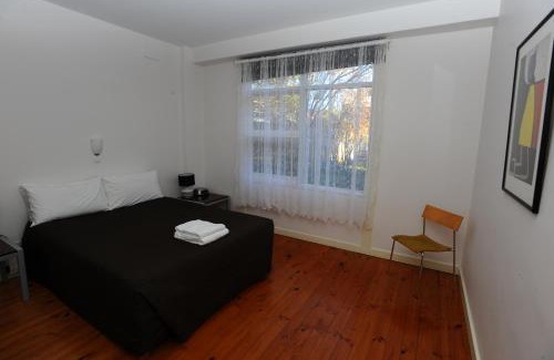 Glenelg Apartment | Glenelg Holiday Apartments-Ellis 200 meters to the Beach 100 meters to Jetty Road