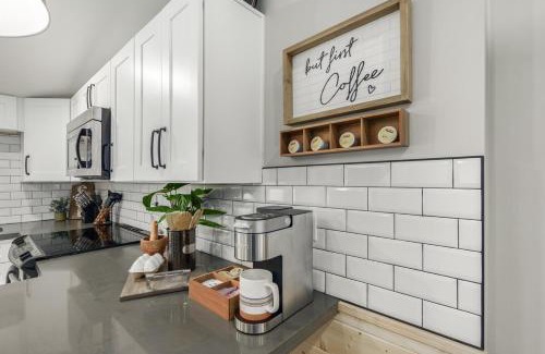 Rovey Farm Estates House | Glenwillow home - minutes from Cardinals Stadium!