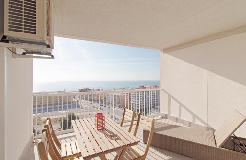Canet de Berenguer Apartment | Global Properties, Apartamento de 2 habitaciones con terraza y vistas al mar