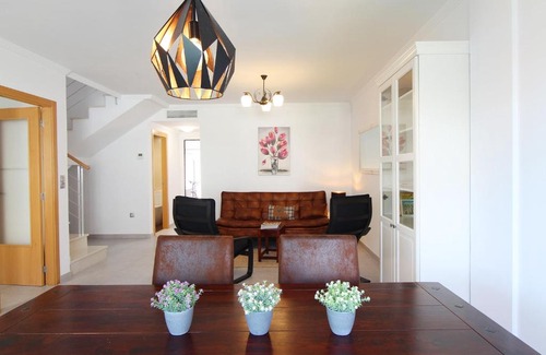 Almarda House | Global Properties, Bonito adosado con jardin en la playa de Almarda
