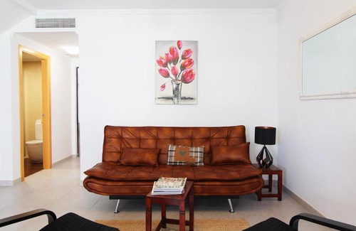 Almarda House | Global Properties, Bonito adosado con jardin en la playa de Almarda