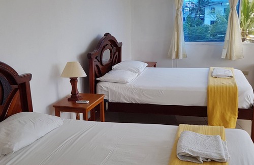 Bahia de la Academia House | Gloria - Galápagos Inn