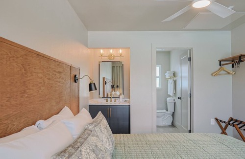 Brazos Hotel | Gloria Inn Unit 1- 5 minutes to Baylor