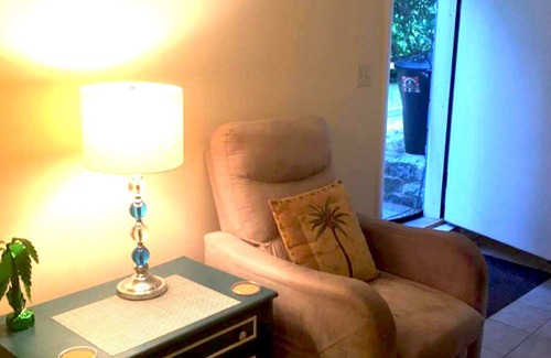 Gloucester Apartment | Gloucester Studio - Om Suite Om~ near Good Harbor Beach