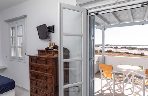 Naxos Apartment | Glyfada Studio