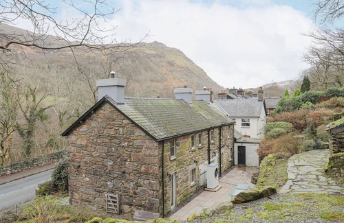 Nant Gwynant Cottage | GLYN AWEL, pet friendly, country holiday cottage in Beddgelert