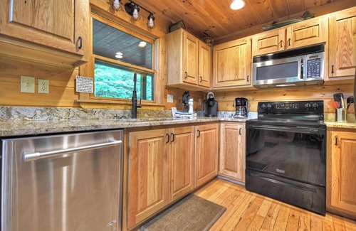 Epworth Cabin | Go Fish | Creek Front | Pool Table | Fire Pit