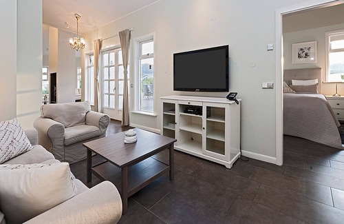 Selfoss Villa | Golden Circle - Villa apartment w/private hot tub