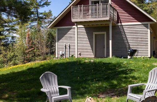 Two Harbors Cottage | Gokotta Cottage: Cozy forest retreat with Lake Superior views