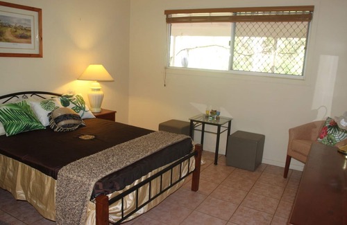 Advancetown Other | Gold Coast Riverfront 20 acres with 3 brm Accommodation
