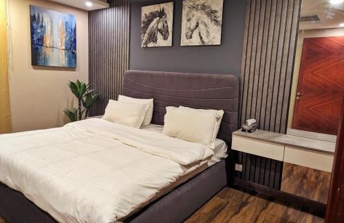 Lahore Apartment | Gold Crest Mall Luxury One Bedroom Apartment DHA Lahore