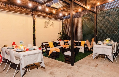 Zona 13 Apartment | Gold House