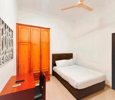 Teshie Hotel | Golden Crystal Hotel