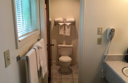 Jackson Hotel | Golden Eagle Inn
