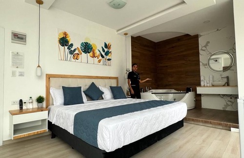 Zamora Chinchipe Hotel | Golden Garden Hotel & Suites