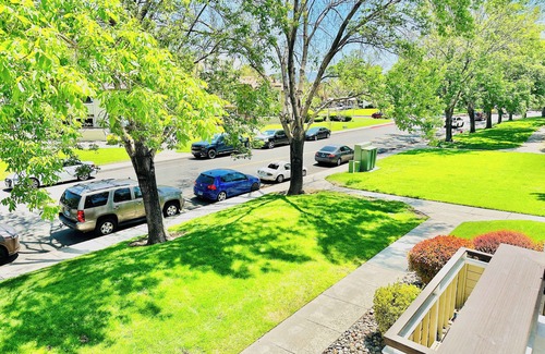 Reno/Tahoe Airport Apartment | Golden Horizon Lodge