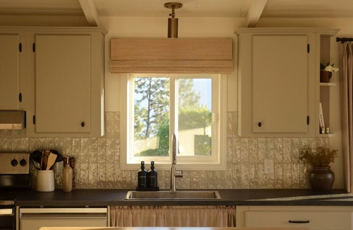 Okanagan-Similkameen Apartment | Golden Hour Cottage w/King Bed
