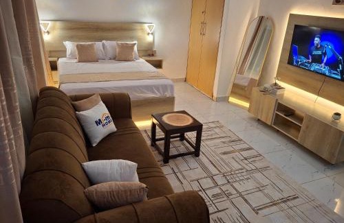 Bamburi Apartment | Golden hut studio