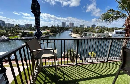 Hallandale Beach Condo | Golden Isles Hallandale Water view