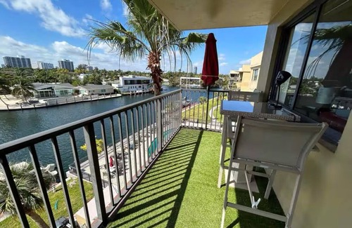 Hallandale Beach Condo | Golden Isles Hallandale Water view