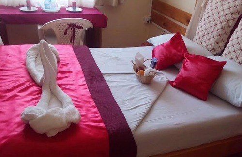 Kabati Hotel | Golden Palm Breeze Hotel
