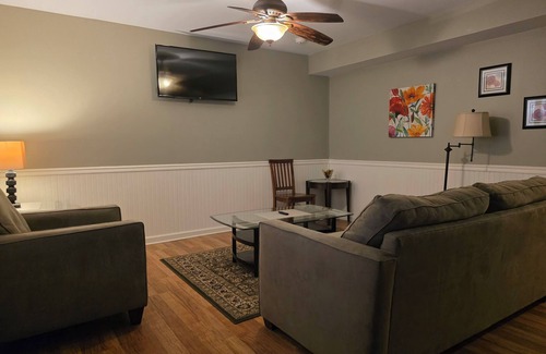 Dahlonega Villa | Golden Pines Villa on Choice Avenue - Steps to Downtown