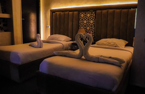 Giza Hotel | Golden Pyramids Inn