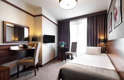Piasek Połnoc Hotel | Golden Tulip Krakow City Center