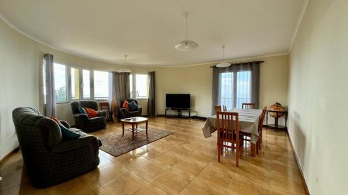 Gaula House | Golden View