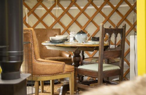 Hawes House | Goldfinch
