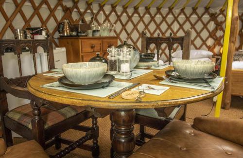 Hawes House | Goldfinch