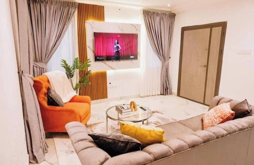Tema House | Goldleaf Suite