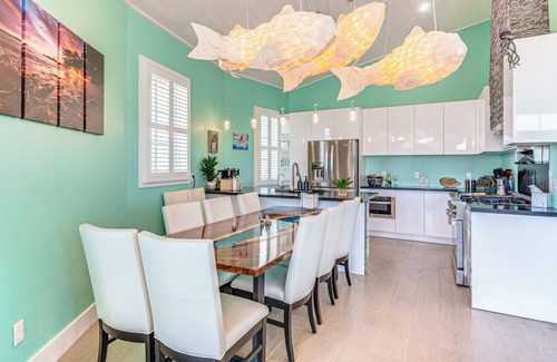 Villa Primera House | Golf Cart + Elevator: Retreat 1 Block to Beach