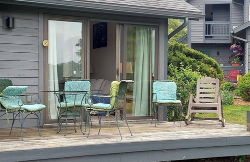 Cedar Condo | Golf Condo 2 miles from Good Harbor beach