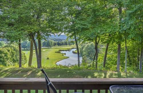 West Hartford Condo | Golf, Lake Pinneo & The Club - Windsor Village 4C