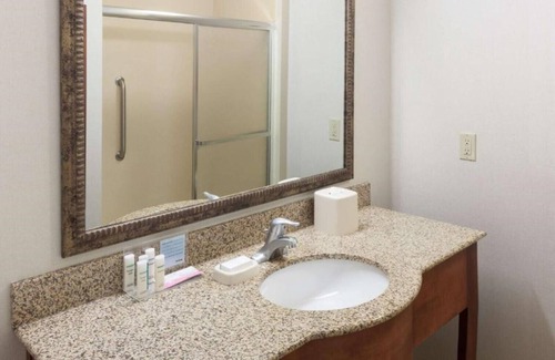 Quad Cities House | GOLF, SHOPS AND DINING IN DAVENPORT