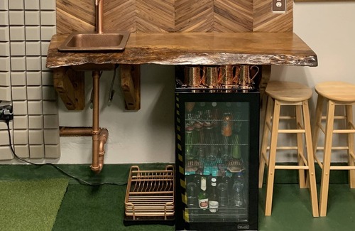 Dade City House | Golf Simulator Included - The Cave + The Howard Super Combo