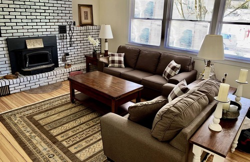 Roxbury House | Golf, Ski, Hike great for wedding guests