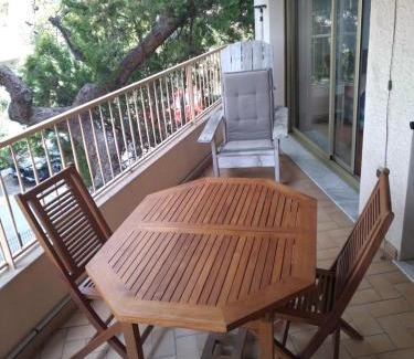 Golfe Juan Apartment | GOLFE JUAN 3P MER PARKING
