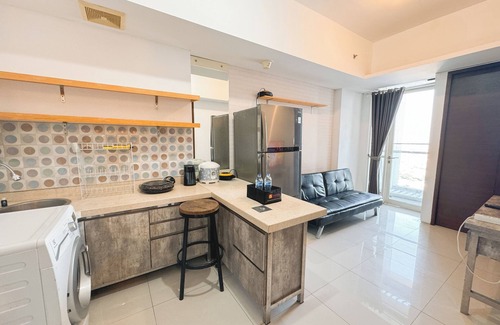 Ngagel Apartment | Good Location And Serene 2Br At Linden Apartment