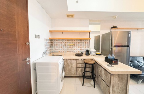 Ngagel Apartment | Good Location And Serene 2Br At Linden Apartment