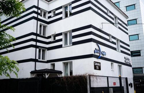 Wlochy House | Good Night