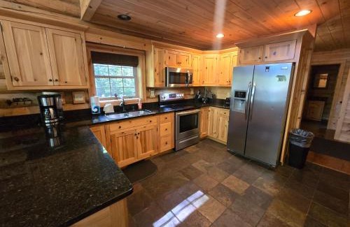 Oakland House | Good Time Pine