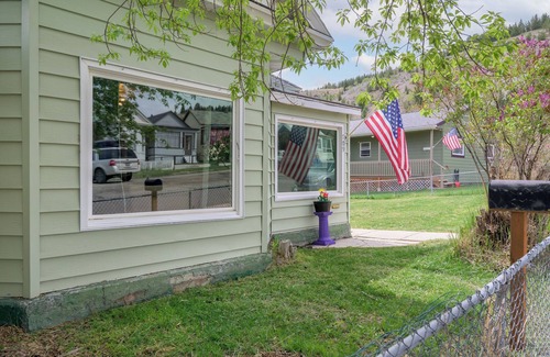 Anaconda House | Goosetown Getaway close to town