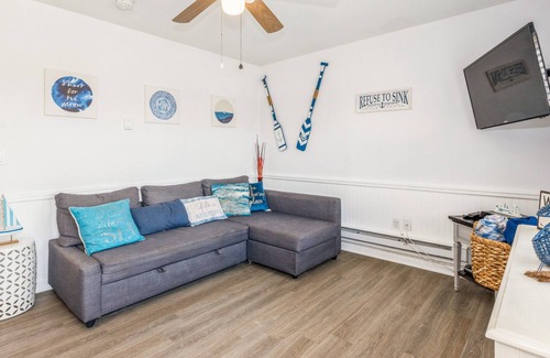 Lavallette Condo | Gorgeous 1 Bedroom Condo Fully Furnished in the heart of the Shore