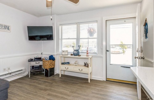 Lavallette Condo | Gorgeous 1 Bedroom Condo Fully Furnished in the heart of the Shore