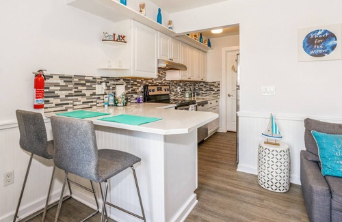 Lavallette Condo | Gorgeous 1 Bedroom Condo Fully Furnished in the heart of the Shore