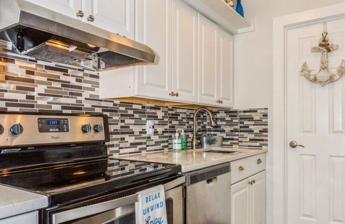Lavallette Condo | Gorgeous 1 Bedroom Condo Fully Furnished in the heart of the Shore