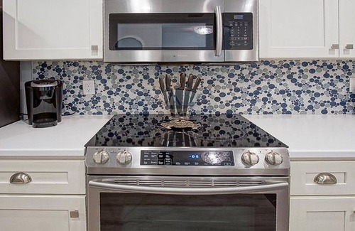 Fort Pierce Shores Condo | Gorgeous 10th Floor Hutch Island Condo - Stunning Ocean View!